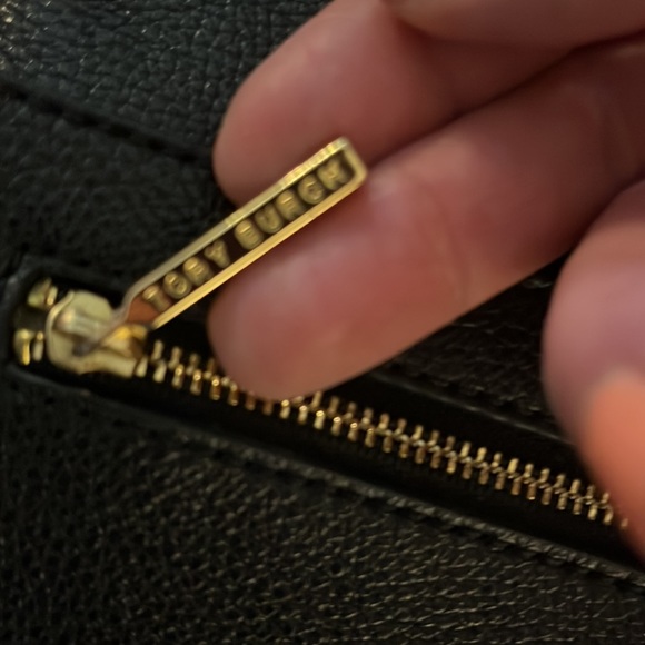 Tory Burch Black Crossbody Leather Bag - Picture 4 of 11